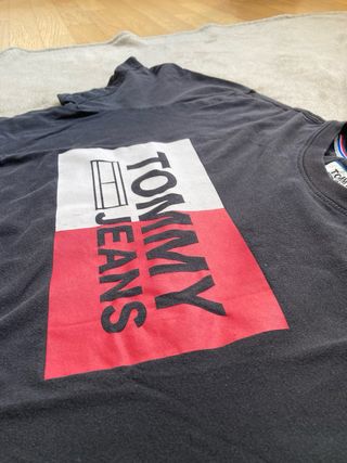 T-shirt Tommy Jeans logo box – Taglia S