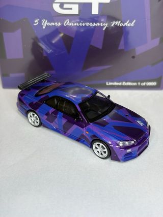 Mini GT #446 5 Years Anniversary Nissan Skyline