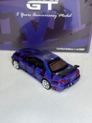 Mini GT #446 5 Years Anniversary Nissan Skyline