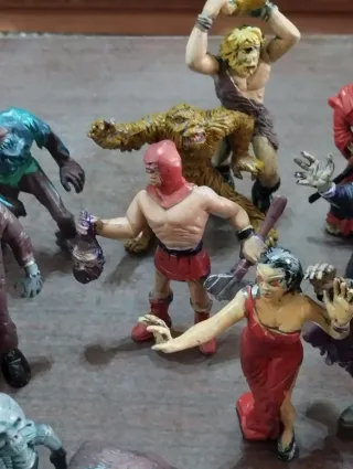 Colección completa Super Monstruos 24 Figuras