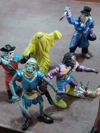 Colección completa Super Monstruos 24 Figuras