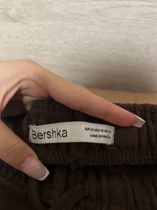 Chandal bershka mujer, talla xs , con estampado.