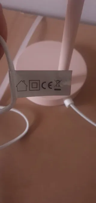 Lámpara de escritorio rosa con forma de gato