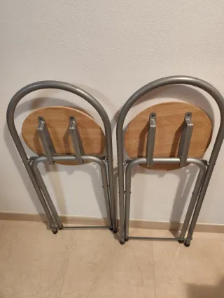 Dos taburetes altos cocina madera y metal