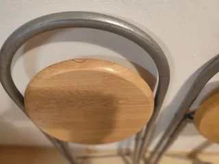 Dos taburetes altos cocina madera y metal