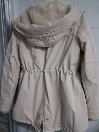 Parka Bershka beige mujer