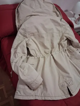 Parka Bershka beige mujer