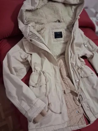 Parka Bershka beige mujer
