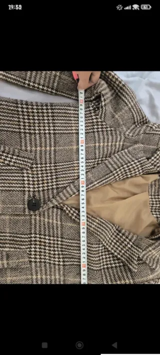 Abrigo cuadros beige y marrón