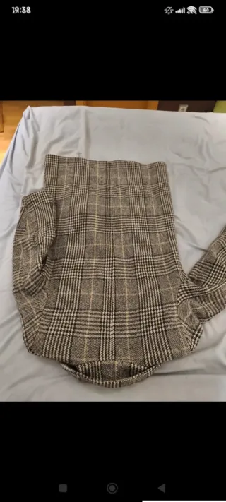 Abrigo cuadros beige y marrón