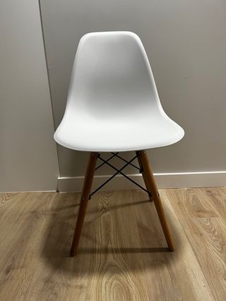 Conjunto de comedor Orion, mesa y 4 sillas blancas