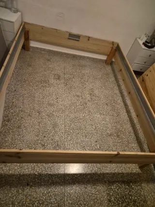 Cama de madera con somier echa amano