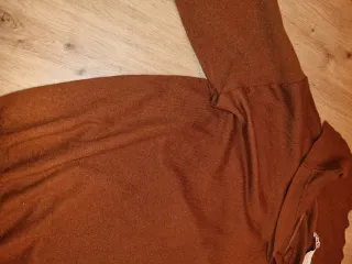 Camiseta/ jersey fino Zara marrón