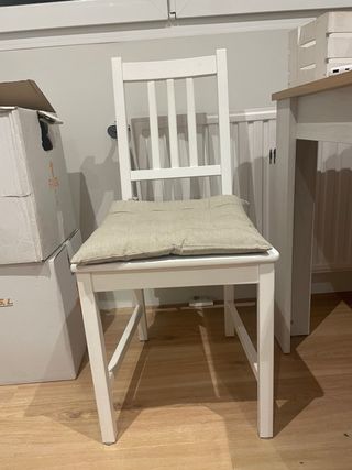 3 Sillas de comedor blancas