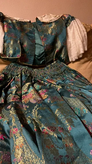 Traje de Fallera Verde y Dorado