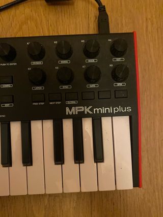 Akai MPK mini plus