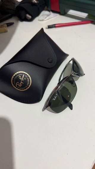 Gafas de sol Ray-Ban negras y verdes originales