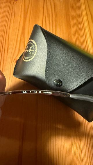 Gafas de sol Ray-Ban negras y verdes originales