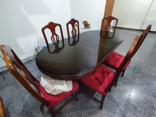 Mesa de comedor y 6 sillas
