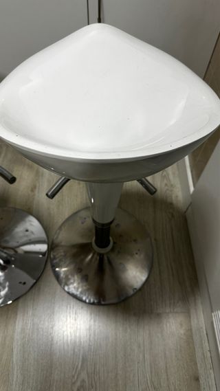 Taburete blanco (pareja)