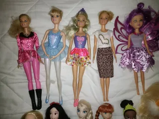 Lote de Muñecas Variadas