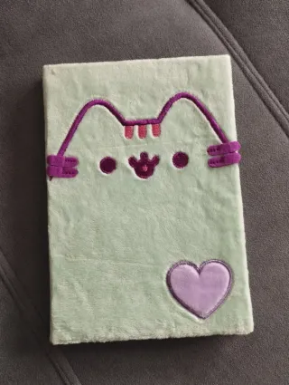 Cuaderno Peluche Pusheen Corazón Lila
