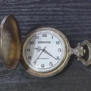 Reloj de bolsillo Sorienter grabado