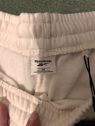 Pantalón chándal Reebok beige ancho