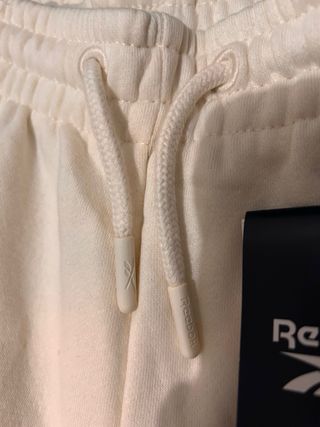 Pantalón chándal Reebok beige ancho