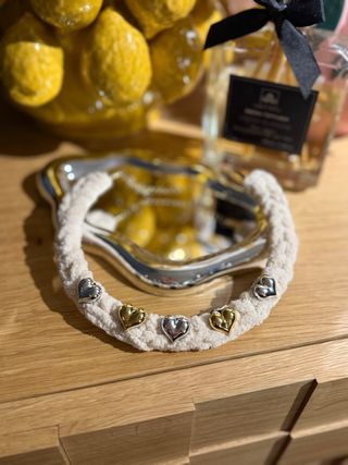 Colar Croché com Corações Dourados e Prateados