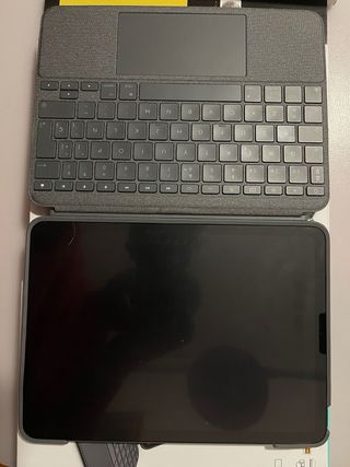 iPad Air 4 + Funda Teclado Logitech Combo Touch