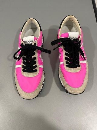 Zapatillas Premiata rosas y camel