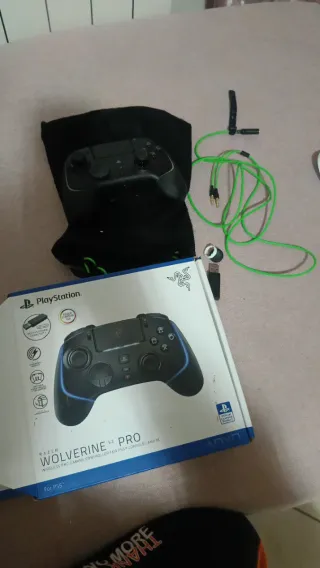 Controller Razer Wolverine per PS5 e PC