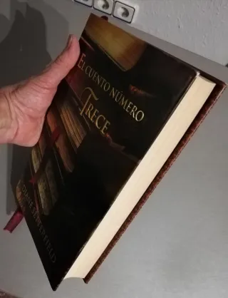 El cuento número trece (NARRATIVA) (Spanish Edi...