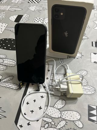 iPhone 11 84% Batería 64GB