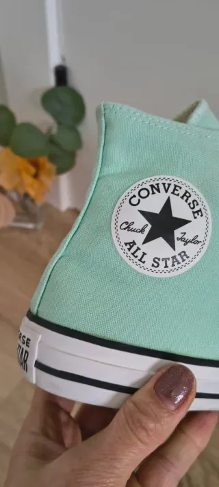 Converse talla 39 color verde menta turquesa.