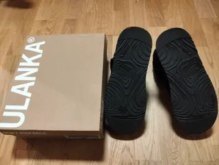 Botín Ulanka ante negro