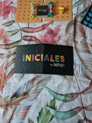 Juego de mesa INICIALES by PARTY&CO