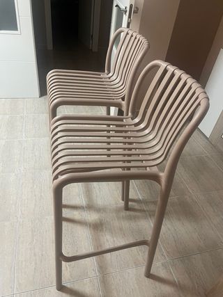 Taburetes Altos