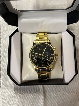 Relógio elegante homem dourado