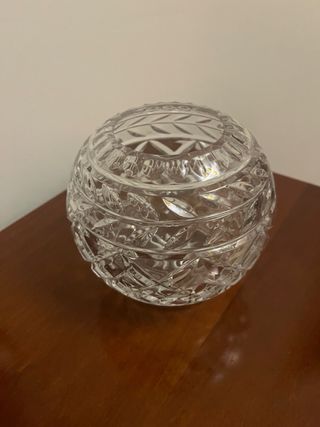 Bola de cristal tallado
