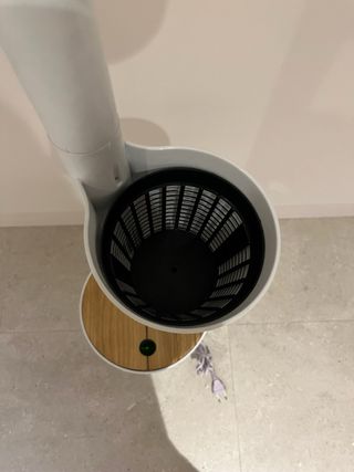 Jardín vertical con riego automático sin usar.