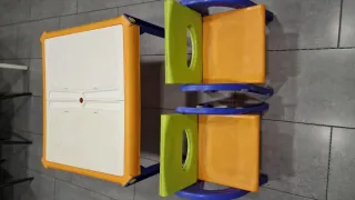 Mesa y 2 Sillas Infantiles Plástico