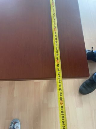 Mesa de comedor y cuatro sillas