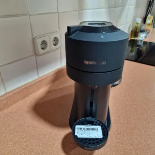 Cafetera Nespresso Vertuo Negra