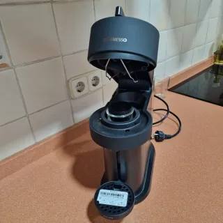 Cafetera Nespresso Vertuo Negra