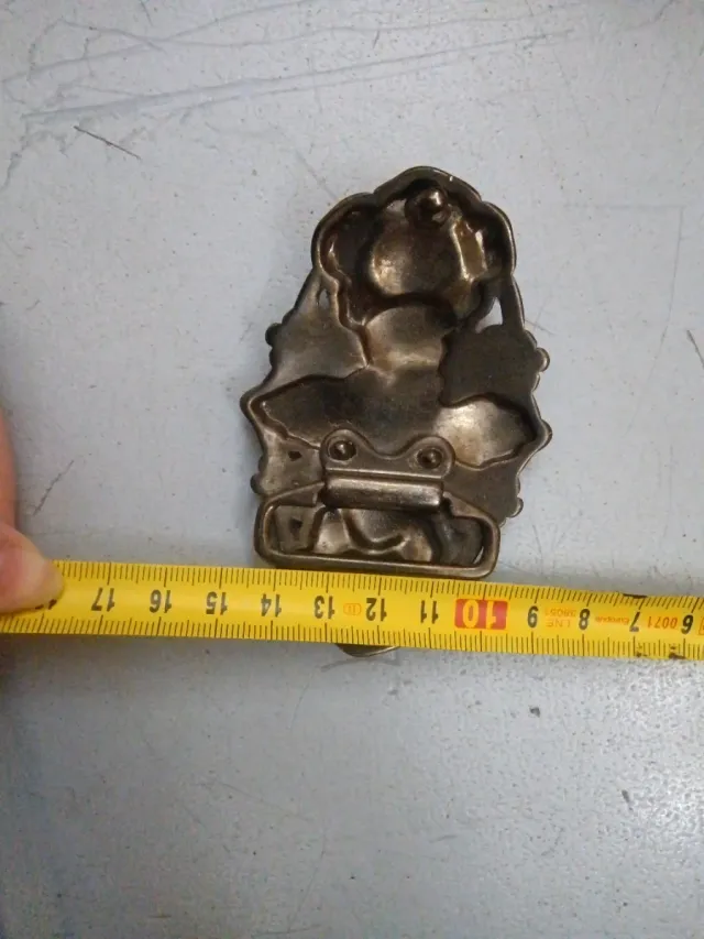 Hebilla con diseño floral