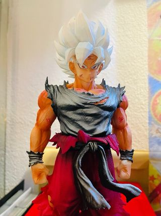 Figura Goku Ultra Instinto 28 cm