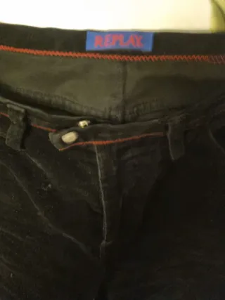 Pantaloni in velluto nero