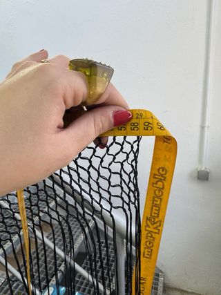 Manton de lunares negro con flecos